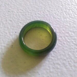 Dark Hunter Green Agate Stone Band Ring Size 7 ~ Forest Witches + Earth Mothers